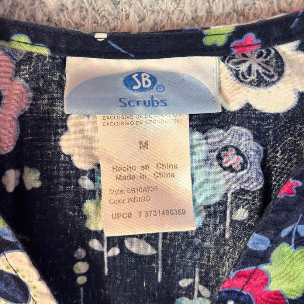 SB scrubs top only blue floral print with pockets size M 100% cotton - Picture 3 of 8